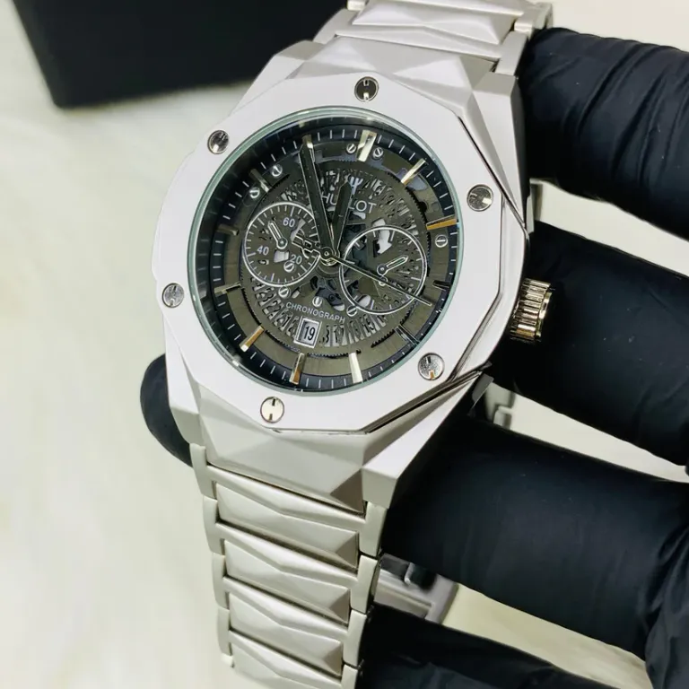 Hublot-Diamond Cut white Chronograph Watch – Luxury Stainless Steel, Sporty & Bold Design